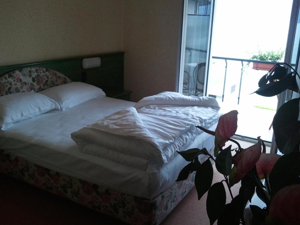 Hotel Caribe - Garda Lake Collection برنزوني سول جاردا الغرفة الصورة