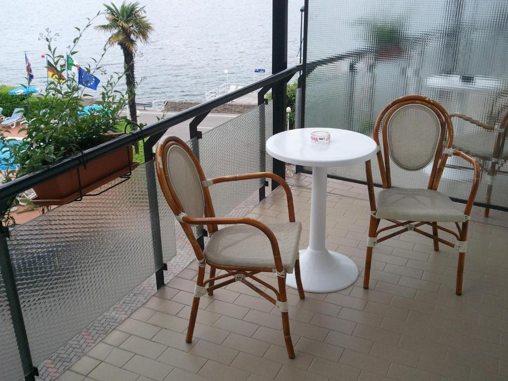 Hotel Caribe - Garda Lake Collection برنزوني سول جاردا الغرفة الصورة