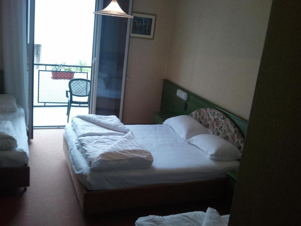 Hotel Caribe - Garda Lake Collection برنزوني سول جاردا الغرفة الصورة