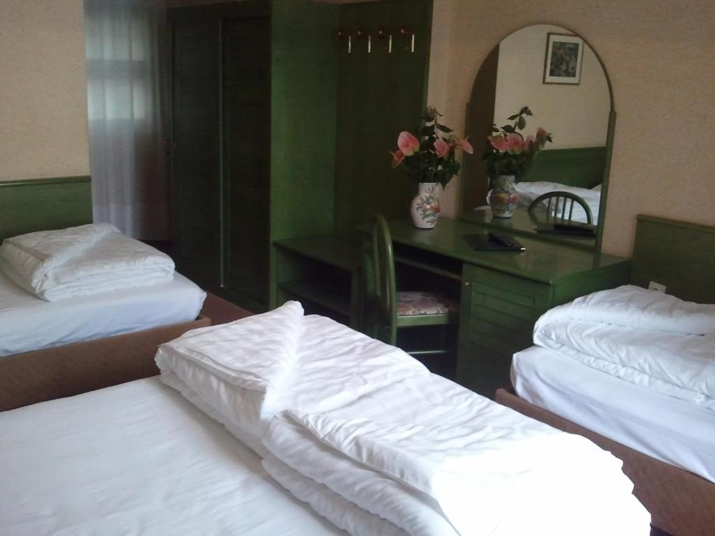 Hotel Caribe - Garda Lake Collection برنزوني سول جاردا الغرفة الصورة